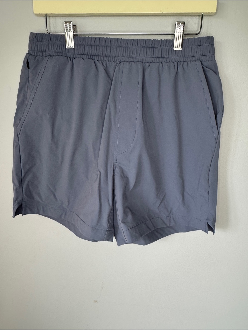 American Eagle Outfitters Men's Athletic Shorts in Slate Blue